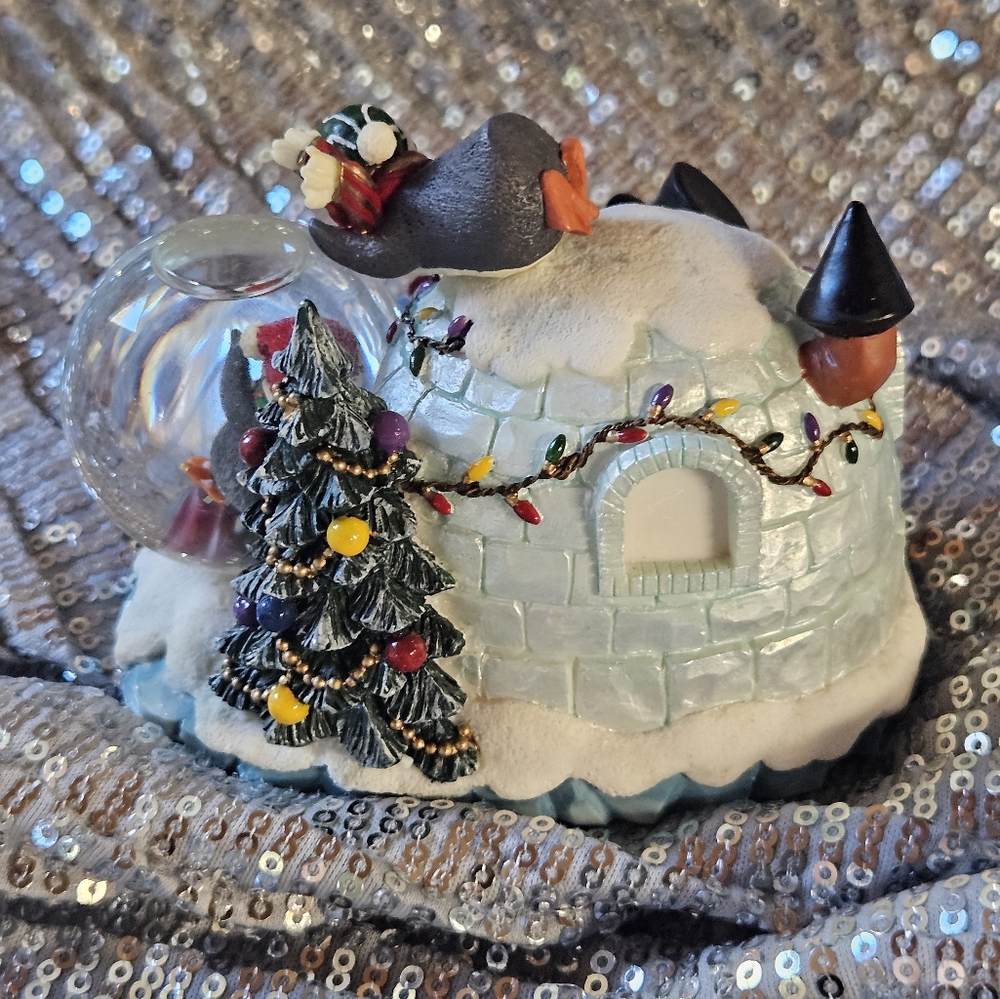 Charming Penguin Snow Globe - Picture 3 of 7